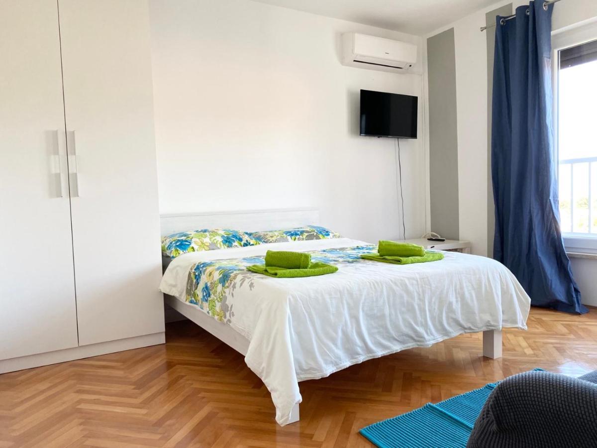 Apartment Kala Sea View 150m From And 250 M From Old Town Porec